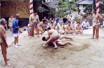 「草相撲の日」 関松鯉さん (敦賀市)